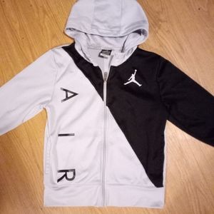 NWOT kids Air jordan jacket w pockets and hoodie